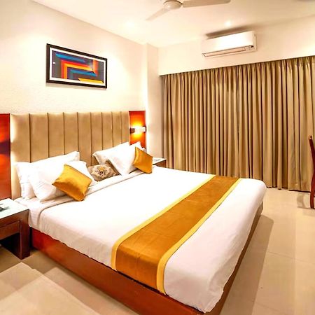 Hotel Hills Park Pathanāmthitta Buitenkant foto