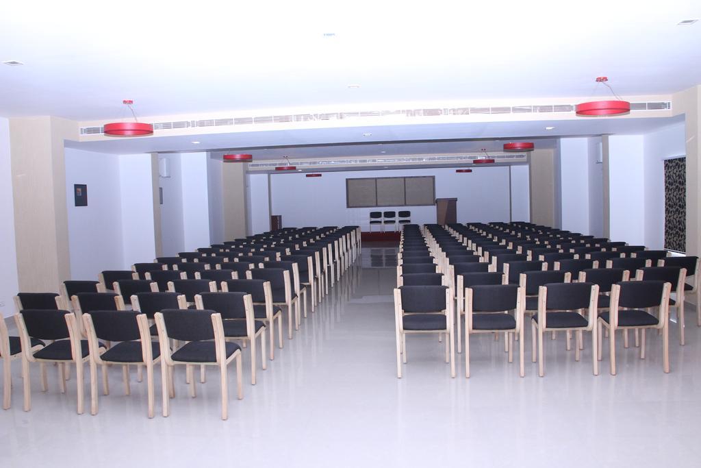 Hotel Hills Park Pathanāmthitta Buitenkant foto
