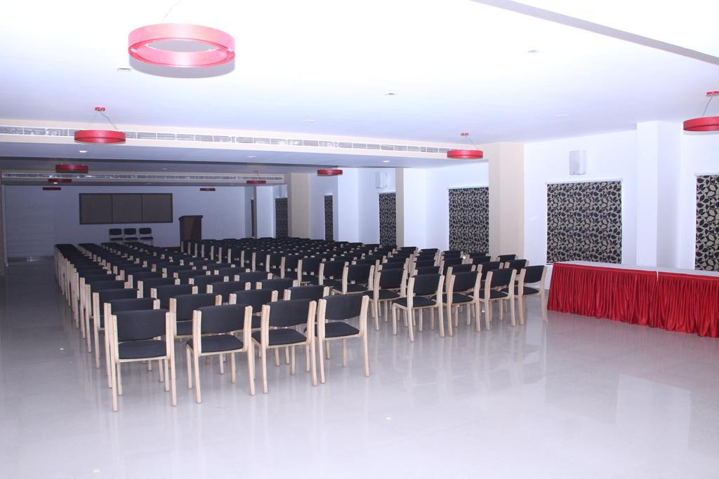 Hotel Hills Park Pathanāmthitta Buitenkant foto