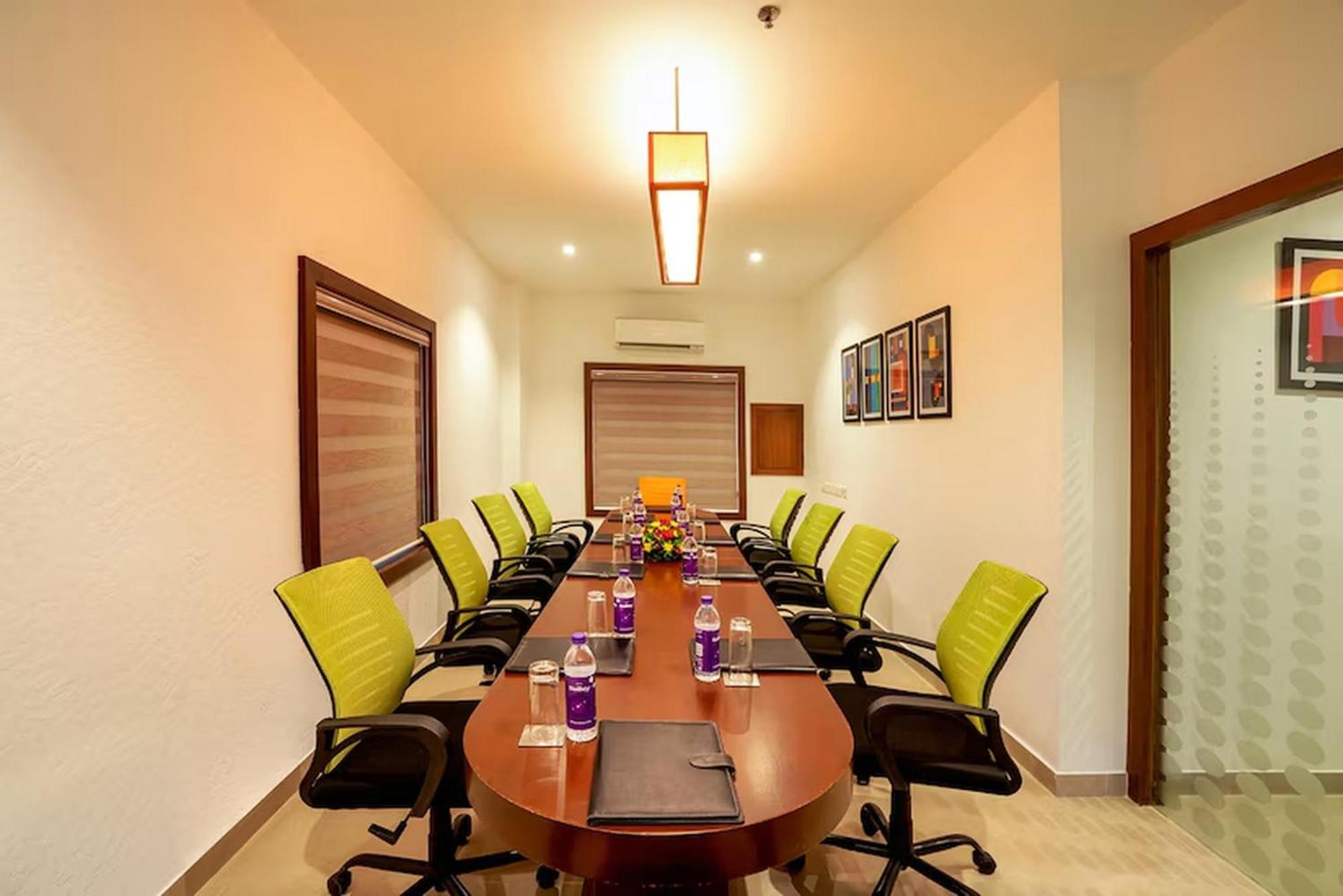 Hotel Hills Park Pathanāmthitta Buitenkant foto