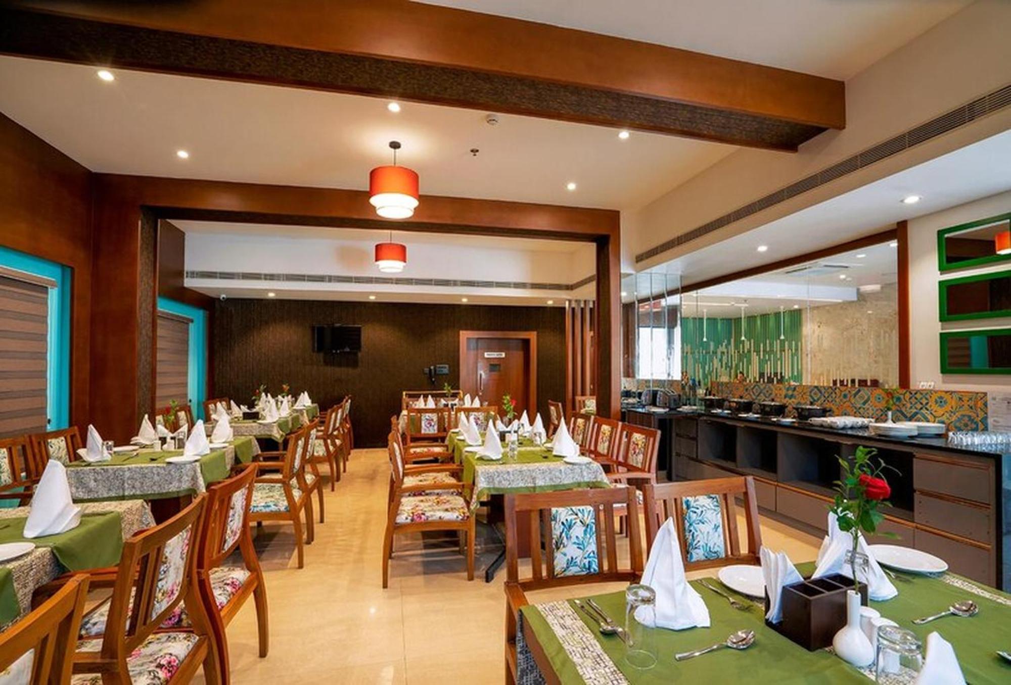 Hotel Hills Park Pathanāmthitta Buitenkant foto