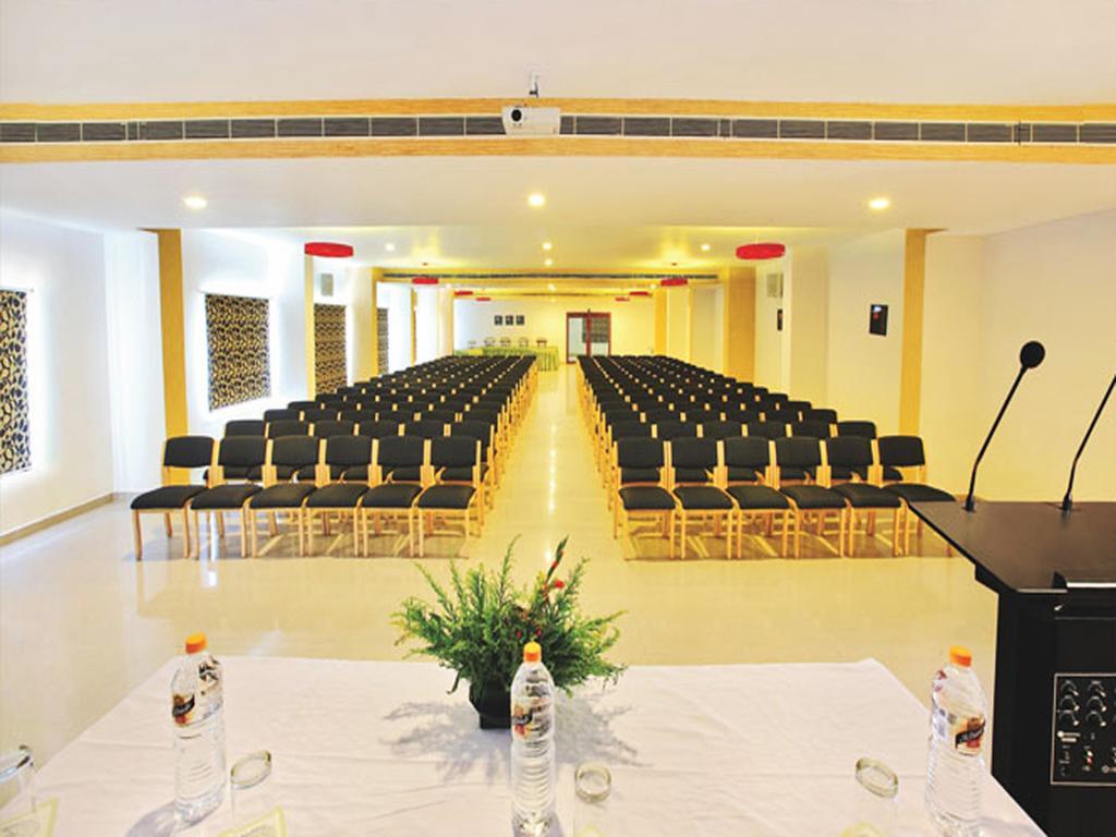 Hotel Hills Park Pathanāmthitta Buitenkant foto