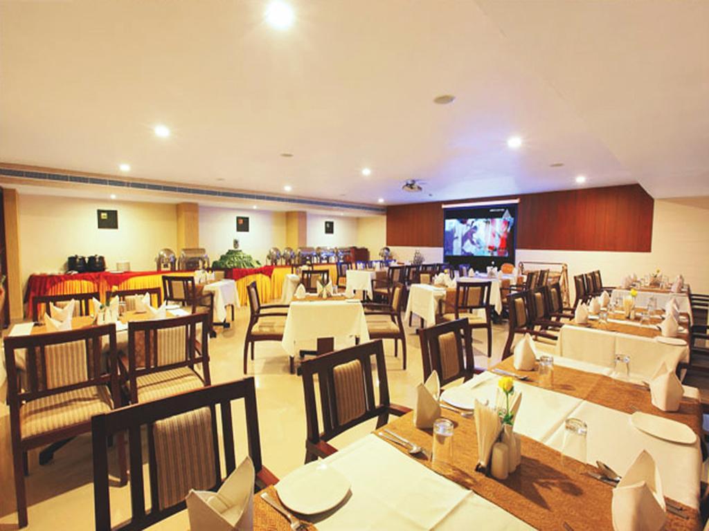 Hotel Hills Park Pathanāmthitta Buitenkant foto