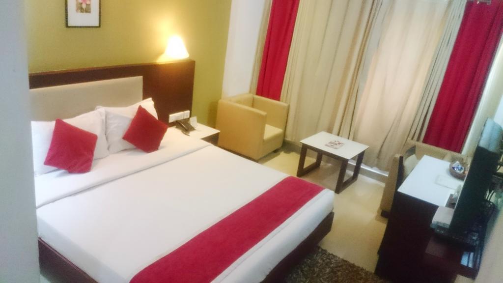 Hotel Hills Park Pathanāmthitta Buitenkant foto